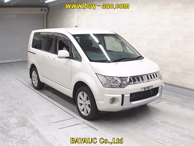 MITSUBISHI DELICA D:5