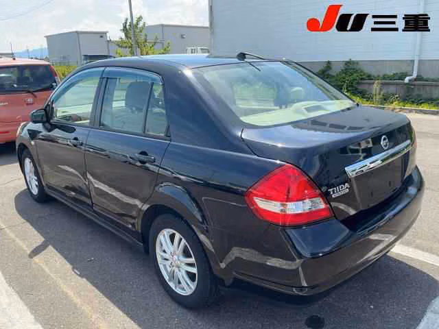 NISSAN TIIDA LATIO