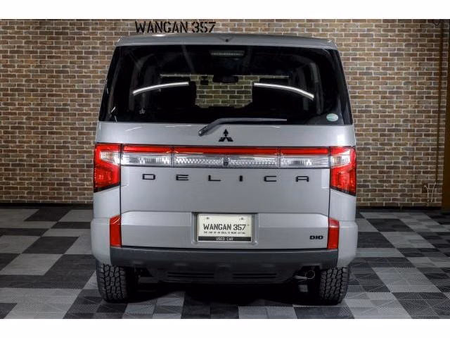 MITSUBISHI DELICA D:5