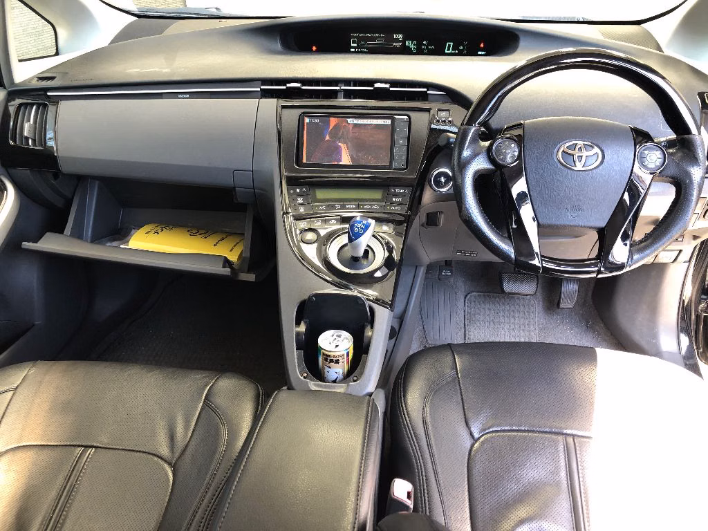 TOYOTA PRIUS