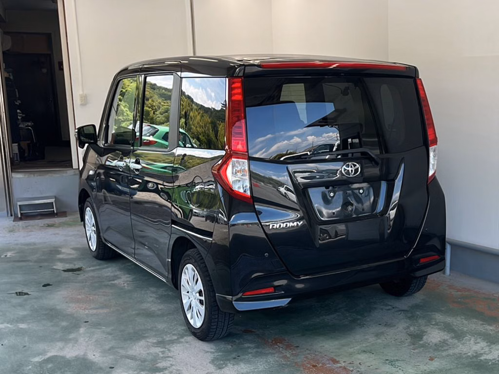 TOYOTA ROOMY