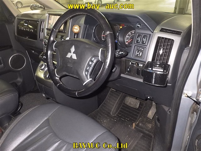 MITSUBISHI DELICA D:5