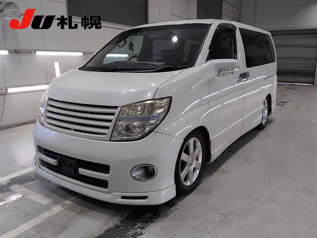 NISSAN ELGRAND