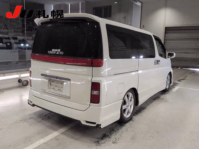 NISSAN ELGRAND