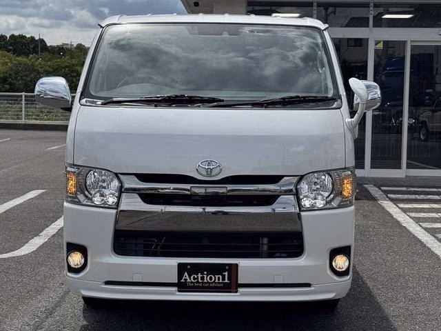 TOYOTA REGIUS ACE