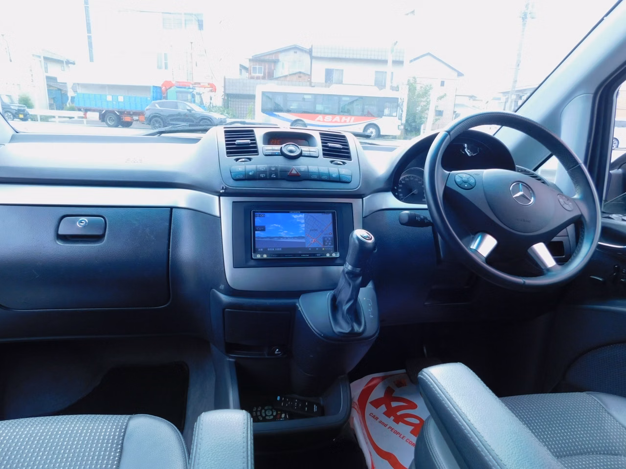 MERCEDES-BENZ V-CLASS