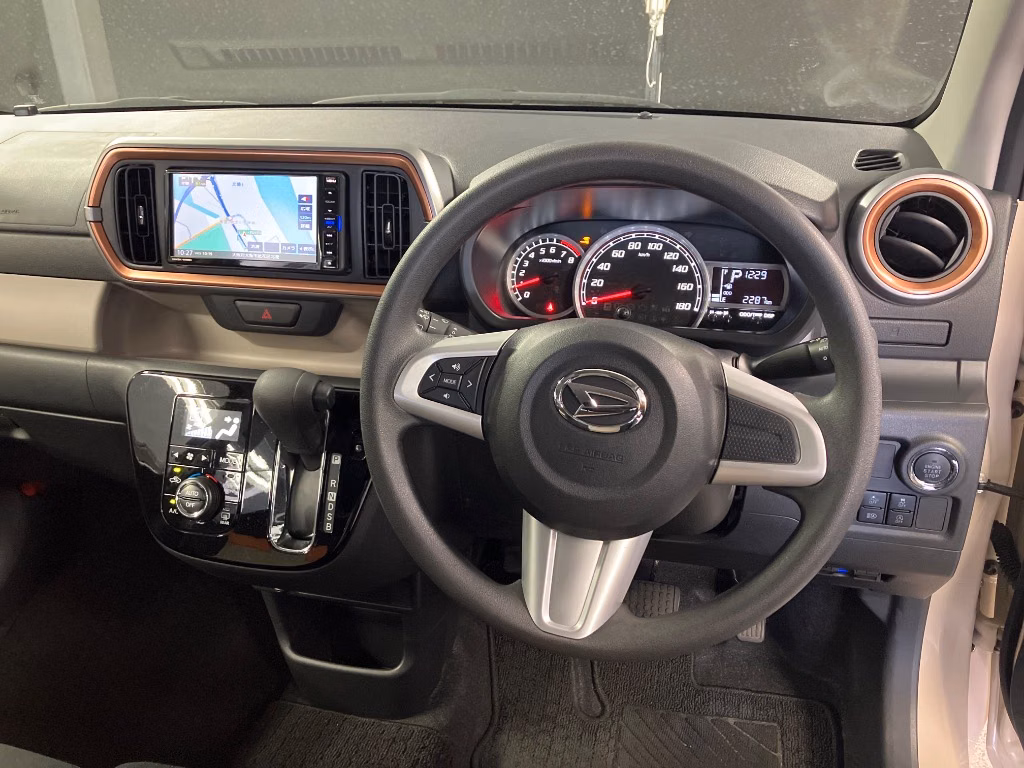 DAIHATSU BOON