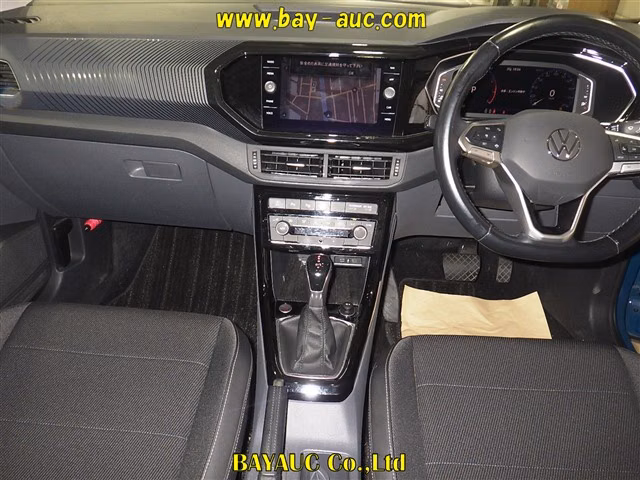 VOLKSWAGEN T-CROSS