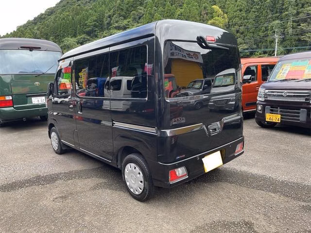 TOYOTA PIXIS VAN