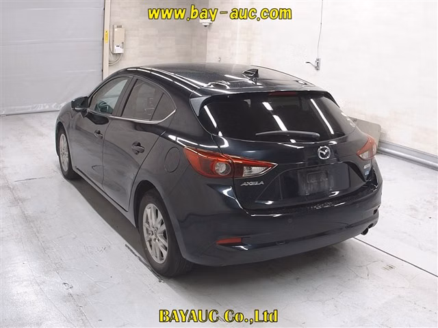 MAZDA AXELA