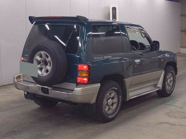 MITSUBISHI PAJERO