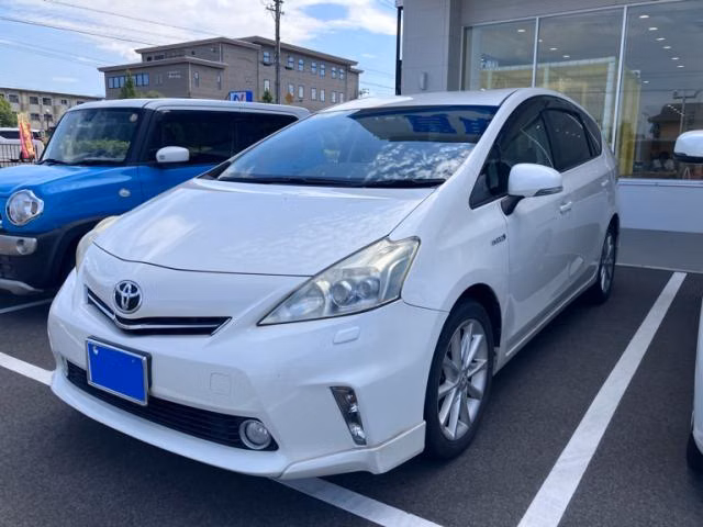 TOYOTA PRIUS ALPHA