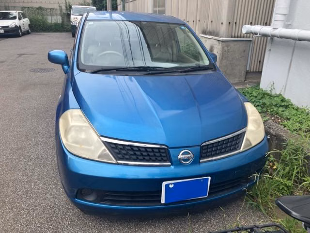 NISSAN TIIDA