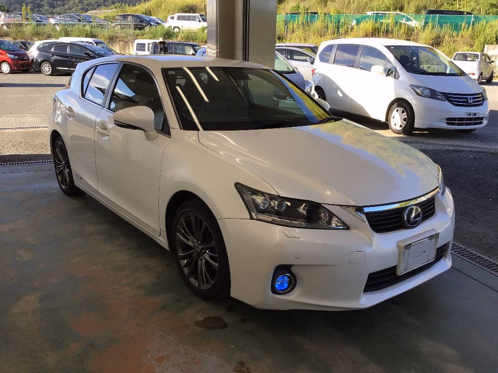 LEXUS CT200H