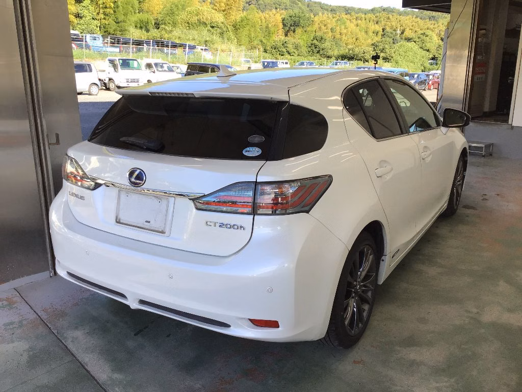 LEXUS CT200H