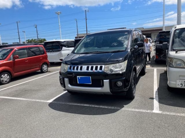 MITSUBISHI DELICA D:5