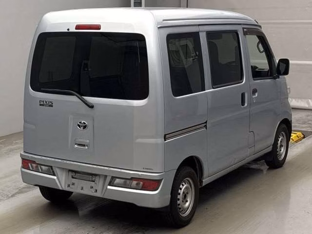 TOYOTA PIXIS VAN