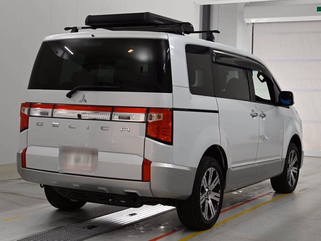 MITSUBISHI DELICA D:5