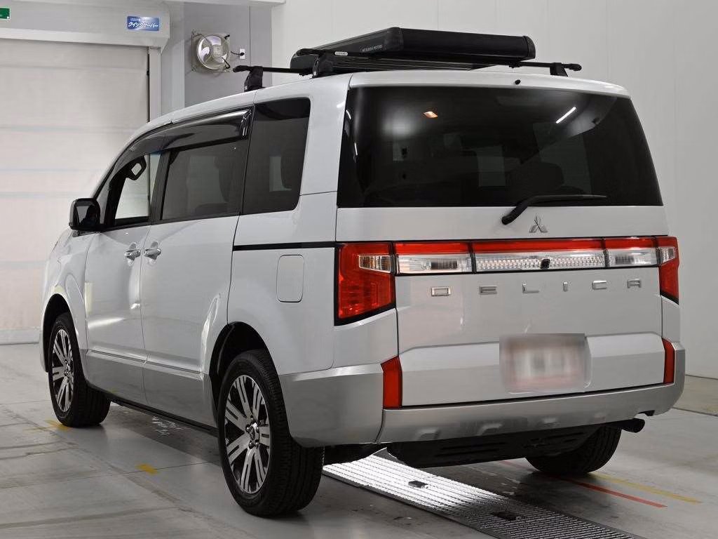 MITSUBISHI DELICA D:5