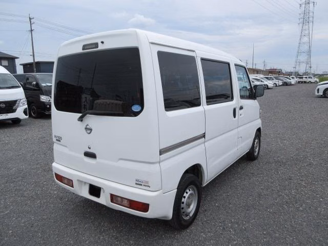 NISSAN NV100 CLIPPER