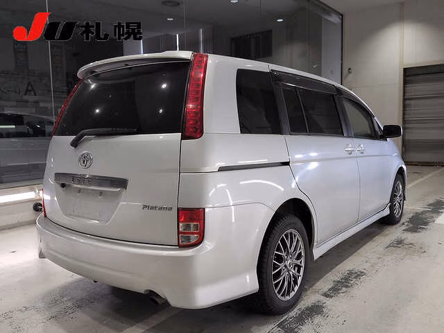 TOYOTA ISIS