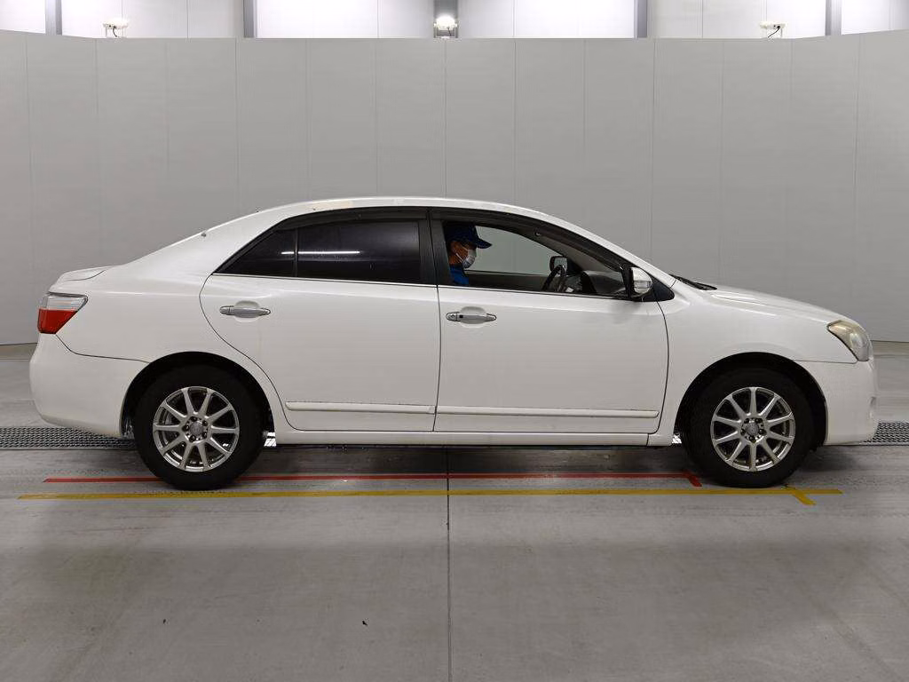 TOYOTA PREMIO