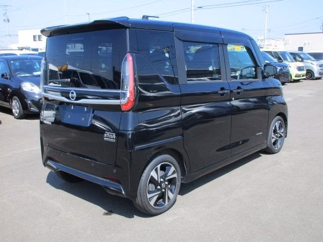 NISSAN ROOX