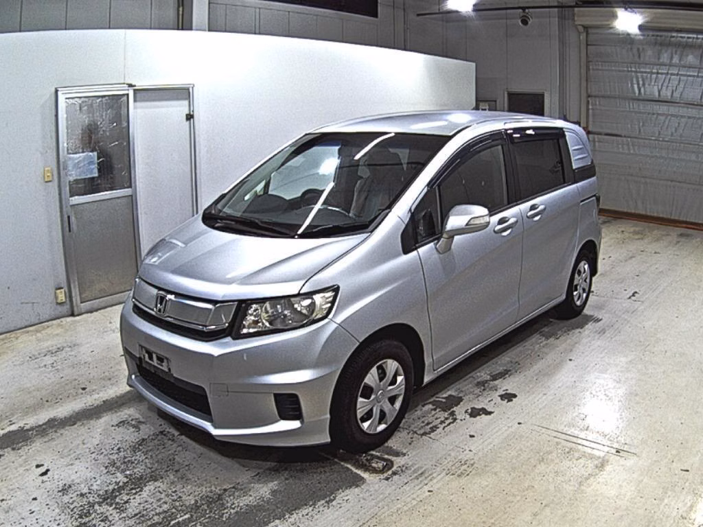 HONDA FREED SPIKE