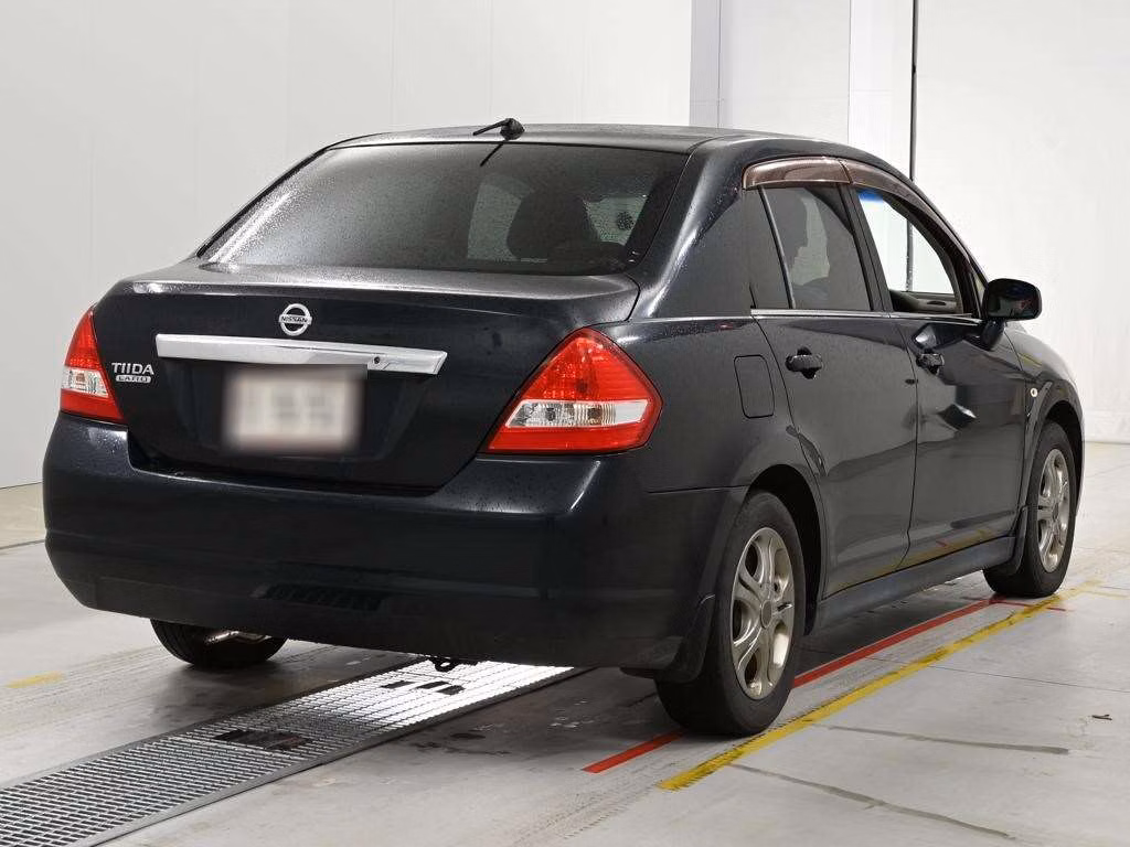 NISSAN TIIDA LATIO
