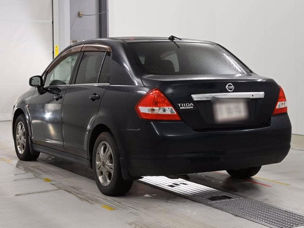 NISSAN TIIDA LATIO