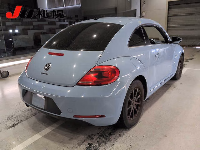 VOLKSWAGEN BEETLE