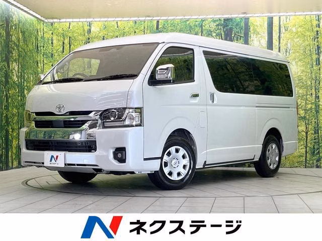 TOYOTA HIACE