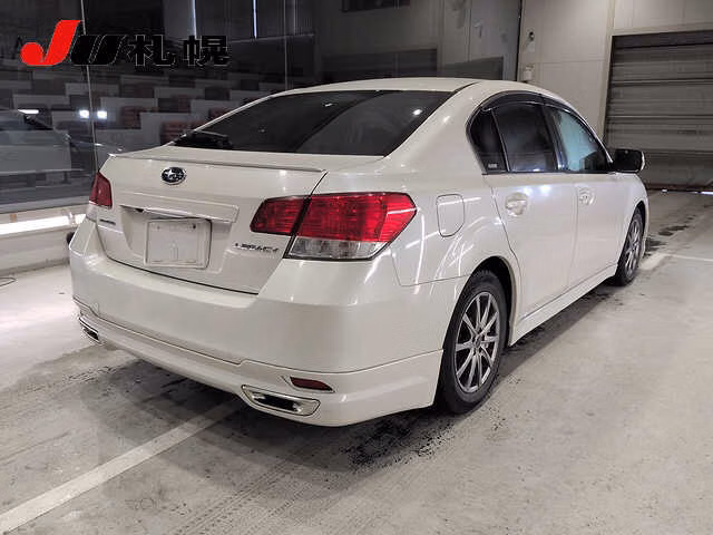 SUBARU LEGACY B4
