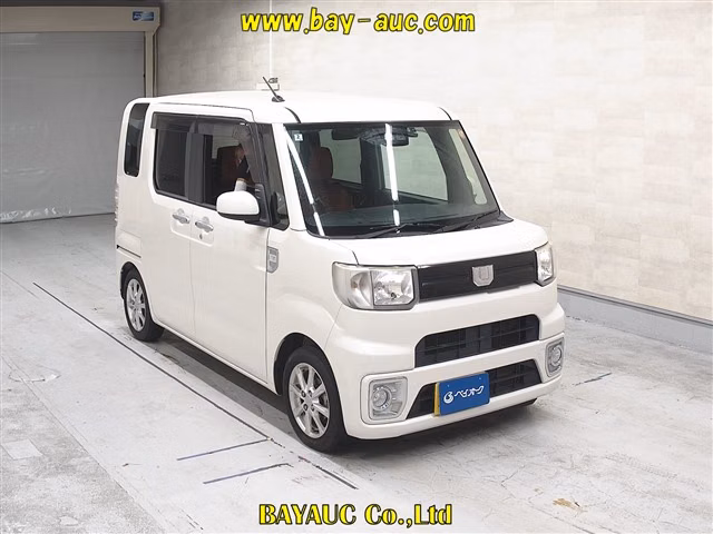 DAIHATSU WAKE