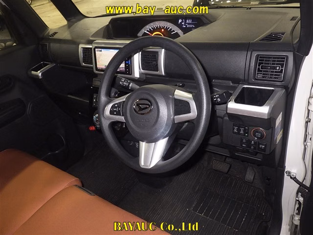 DAIHATSU WAKE