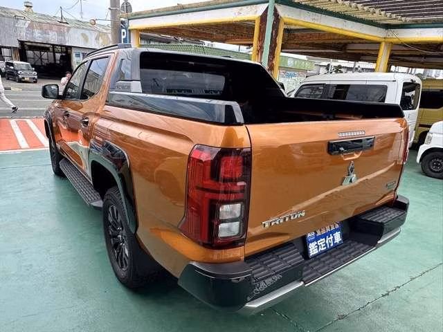 MITSUBISHI TRITON