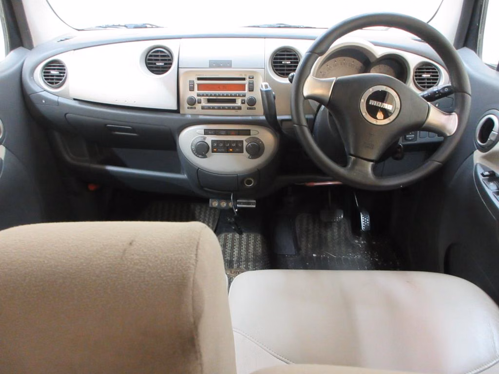 DAIHATSU MOVE LATTE