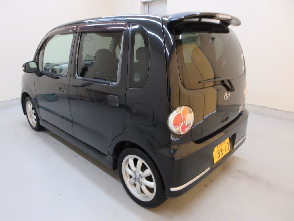 DAIHATSU MOVE LATTE