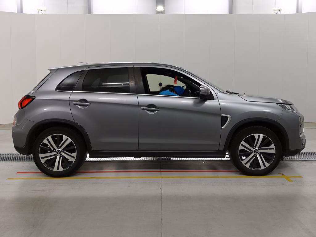 MITSUBISHI RVR