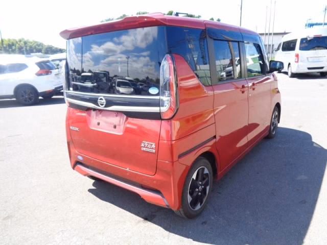 NISSAN ROOX