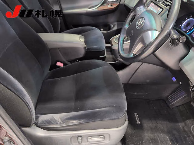 TOYOTA MARK X ZIO
