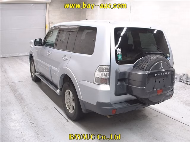 MITSUBISHI PAJERO