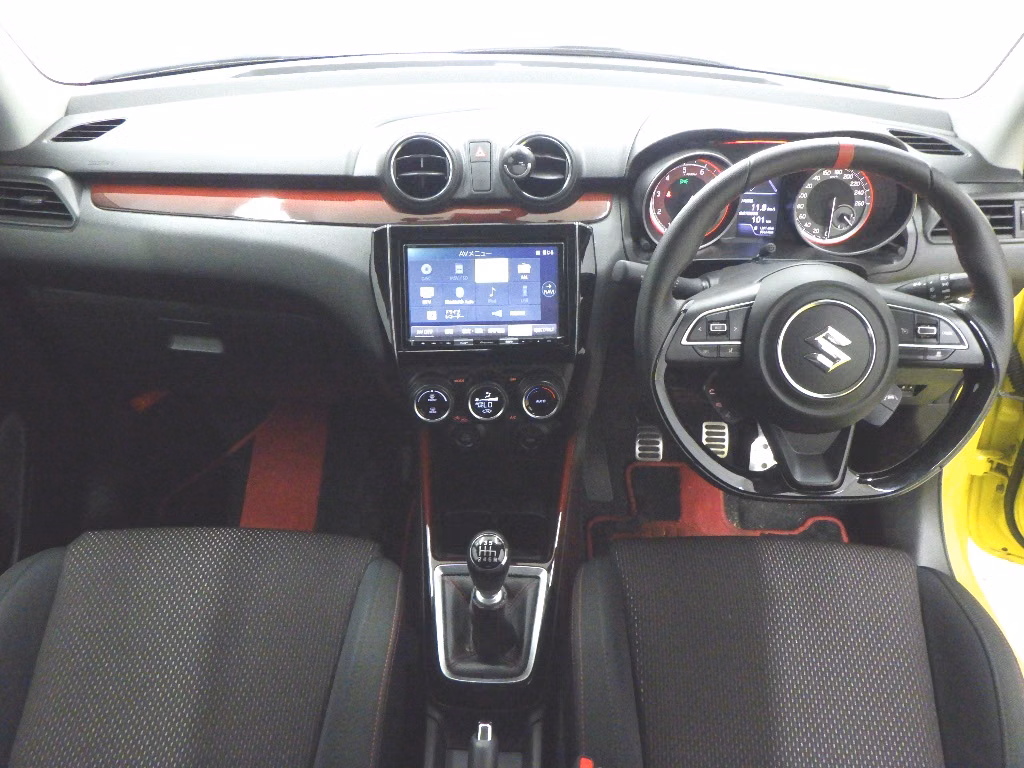 SUZUKI SWIFT
