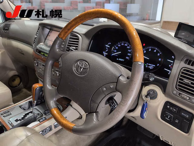TOYOTA LAND CRUISER