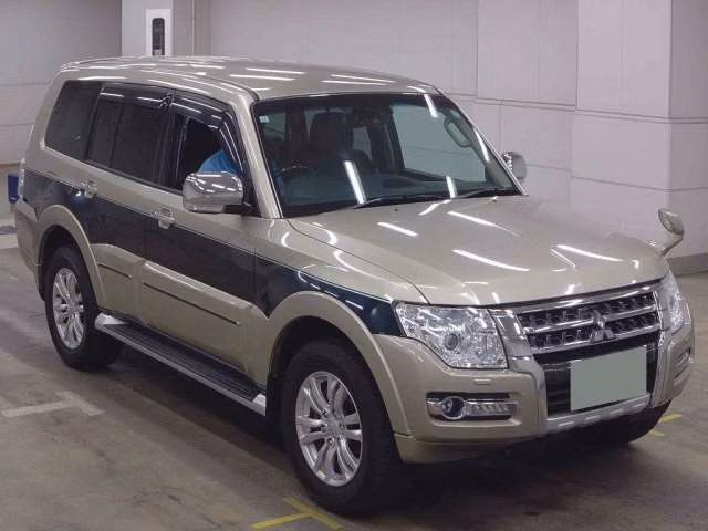 MITSUBISHI PAJERO