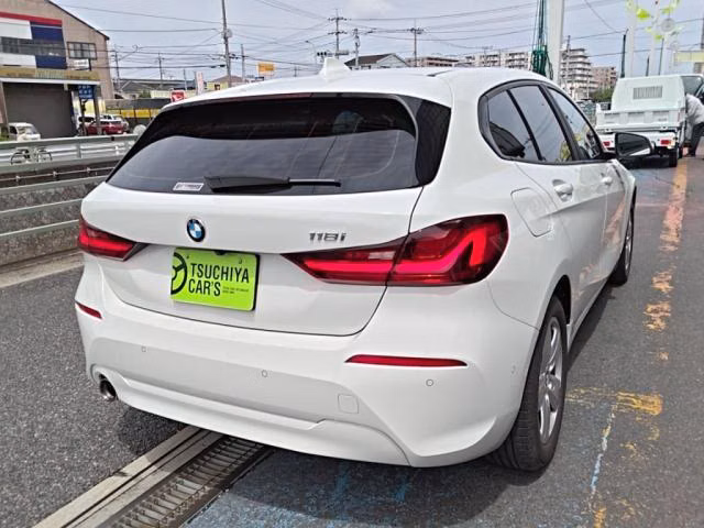 BMW 1-SERIES