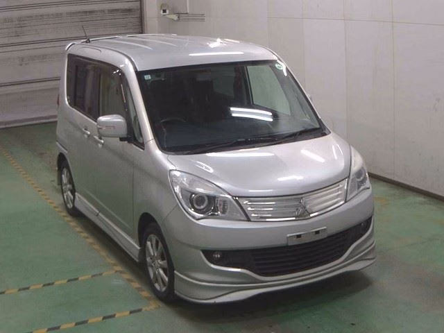 MITSUBISHI DELICA D:2