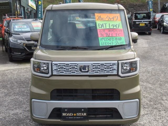 DAIHATSU WAKE