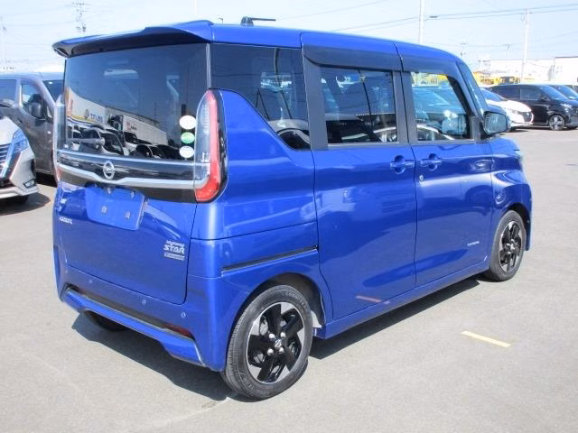 NISSAN ROOX
