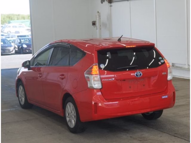 TOYOTA PRIUS ALPHA